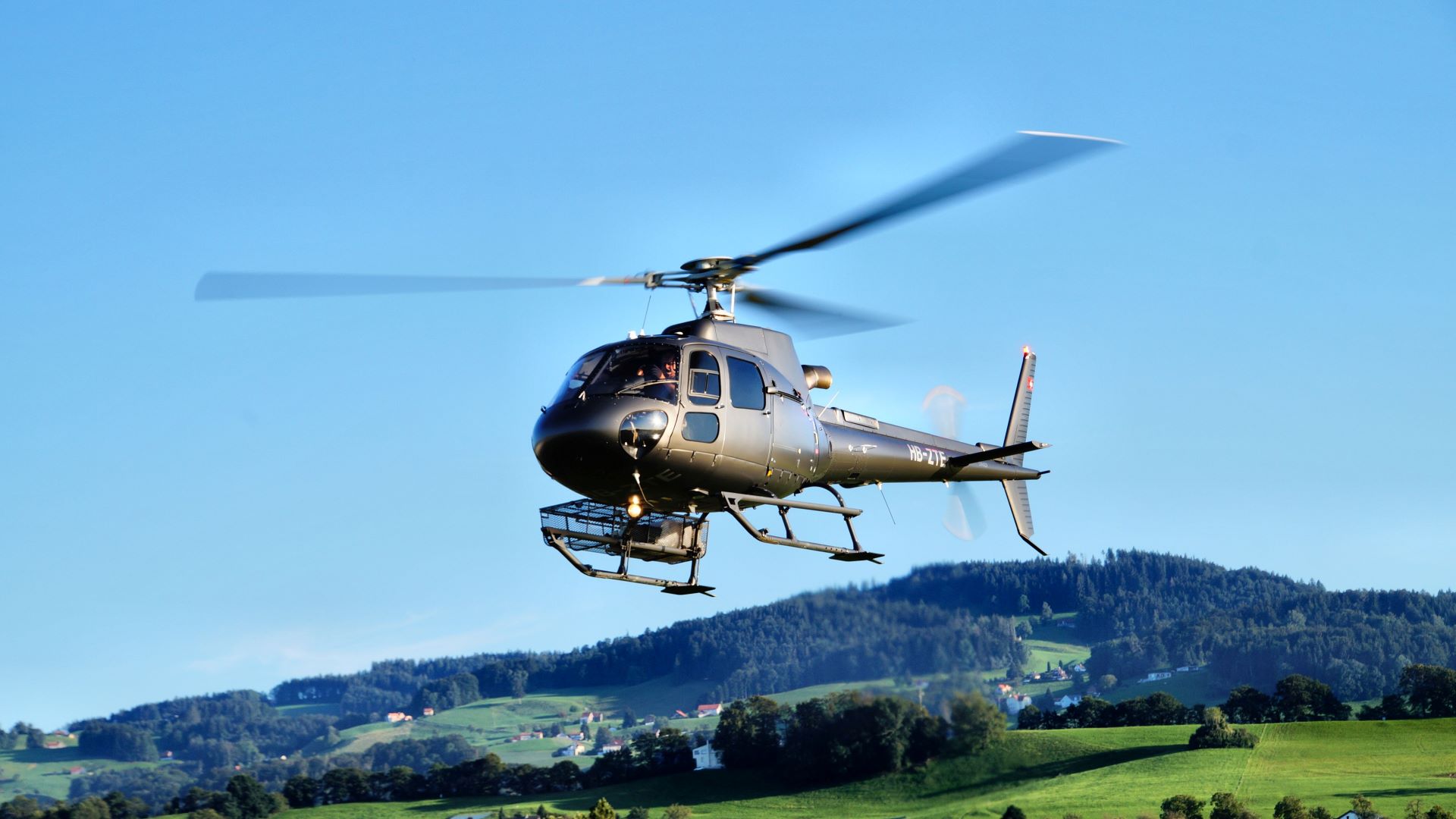 Helikopter HB-ZTE in der Luft