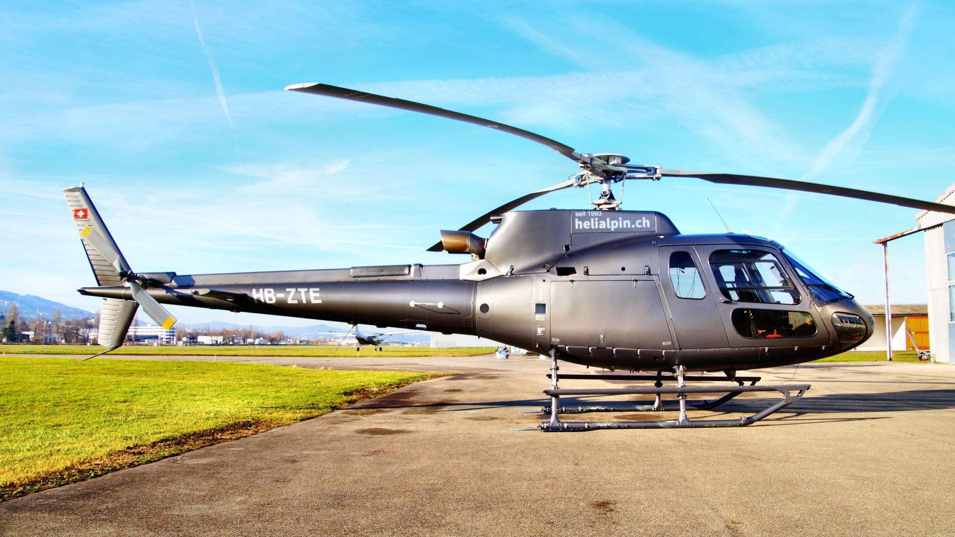 Helikopter Modell HB-ZTE seitlich